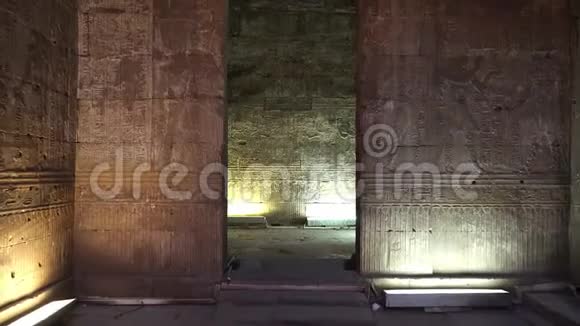 埃德福也拼写伊德福在古代被称为贝德特埃德福是霍鲁斯托勒密寺的遗址是一座古老的视频的预览图