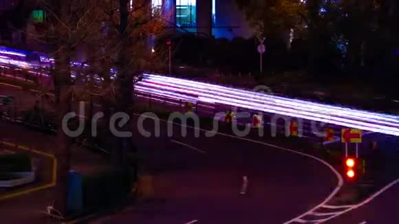 东京涩谷市中心霓虹灯街道的夜间时间推移视频的预览图