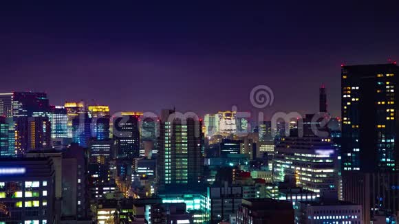 东京市区城市景观的夜间时间推移中镜头视频的预览图