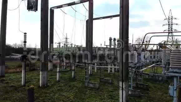 高压电气变电站高压电厂为小镇电力站电力线路视频的预览图