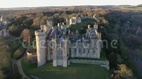 阿伦德尔城堡阿伦德尔西苏塞克斯英国英国鸟眼观X视频的预览图