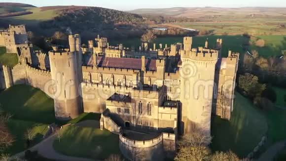 阿伦德尔城堡阿伦德尔西苏塞克斯英国英国鸟瞰七景视频的预览图