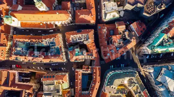 捷克共和国布拉格老城上空拍摄的美丽的timelapse视频的预览图