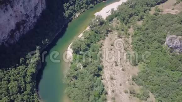 法国雅德赫薰衣草和峡谷的鸟瞰图视频的预览图