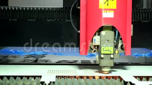 用钢板加工的激光切割机视频的预览图