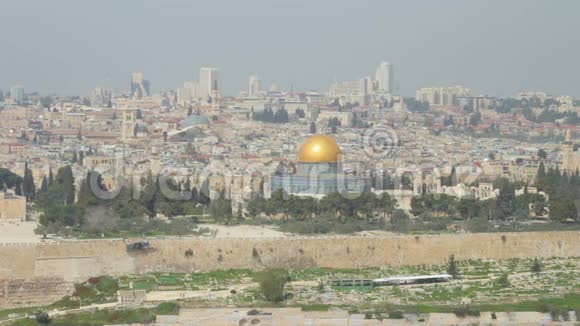 耶路撒冷古城和圣殿山全景视频的预览图