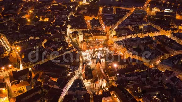 从高度4K计时器在捷克共和国布拉格市的傍晚观赏旧城镇广场视频的预览图
