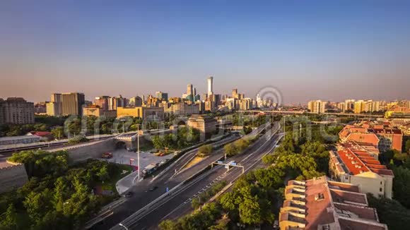 北京从屋顶俯瞰著名地标4K时间推移视频的预览图