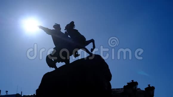 乌克兰赫特曼骑马纪念碑视频的预览图