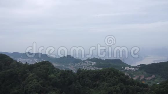 俯瞰雾城重庆视频的预览图