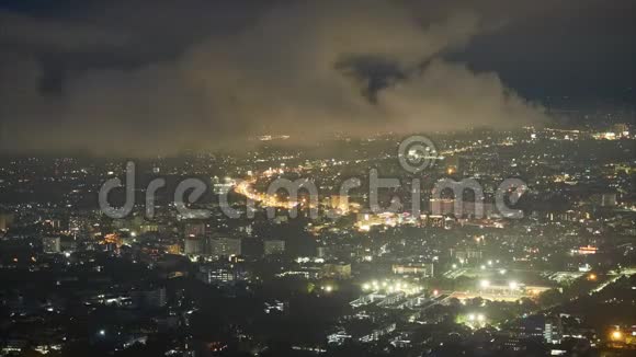 从多伊素贴山的角度俯瞰清迈夜景视频的预览图