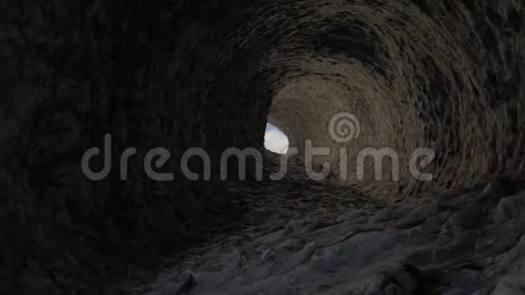 在石洞内飞行的3d动画视频的预览图