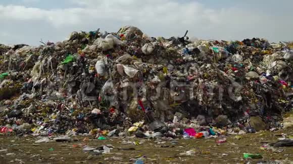 堆的混合垃圾城市垃圾场4K视频的预览图