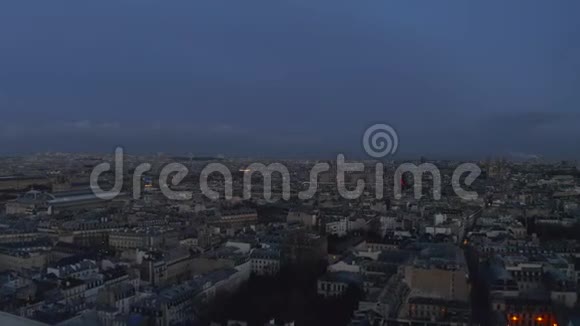 法国巴黎蓝色小时城市景观视频的预览图