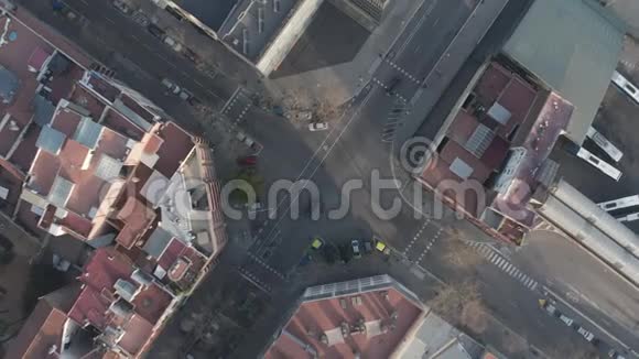 埃里亚典型的巴塞罗那西班牙十字路口的俯视图视频的预览图