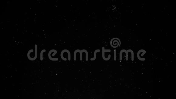 漆黑的夜空充满了恒星星系和星座的运动恒星的光形视频的预览图