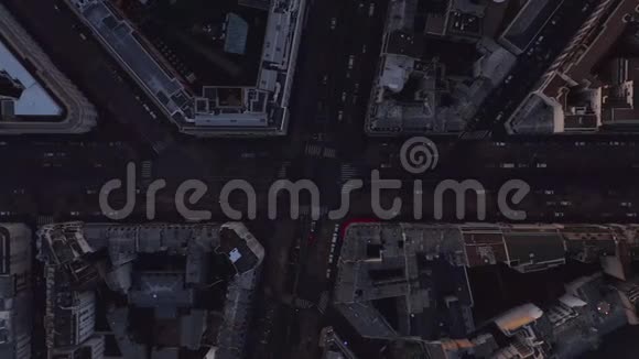 法国巴黎街的俯视图视频的预览图
