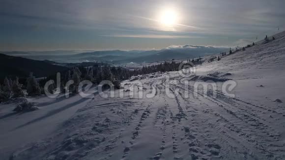 乌克兰喀尔巴阡山滑雪胜地德拉戈布拉特视频的预览图