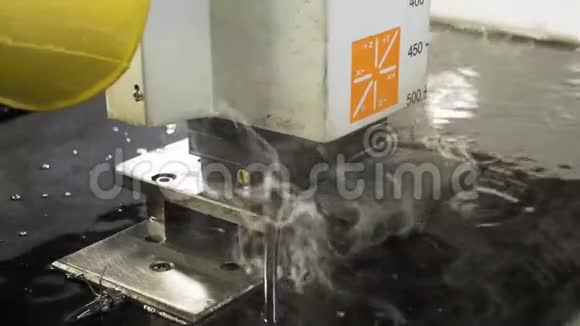 磨料水射流机切割铝板场景钣金加工工艺的现代技术视频的预览图