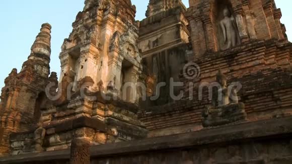 有佛像的大型寺庙视频的预览图
