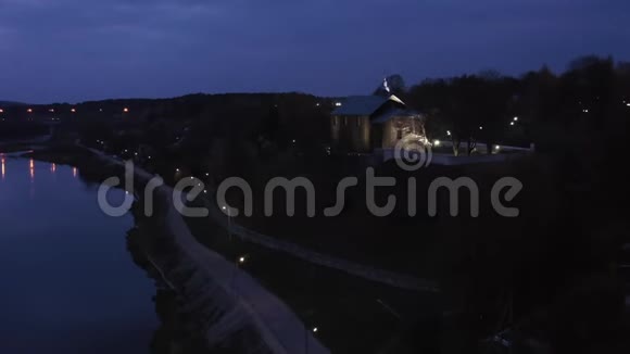 格罗德诺白俄罗斯鸟瞰Hrodna城市景观天际线夜间闪电中的卡洛扎教堂Sts教会视频的预览图