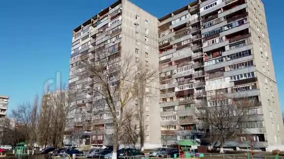 面板建筑在俄罗斯苏联建筑房屋城市建筑视频的预览图
