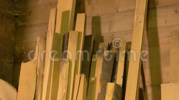 木工车间的木制材料视频的预览图