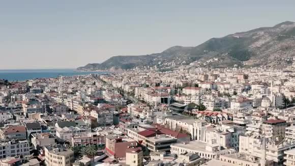 鸟瞰阿拉尼亚市和埃及艳后海滩在土耳其视频的预览图
