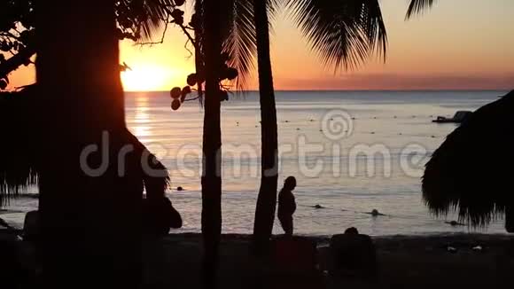 加勒比海日落剪影7视频的预览图