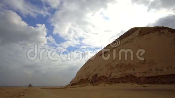 弯曲金字塔在开罗埃及视频视频的预览图