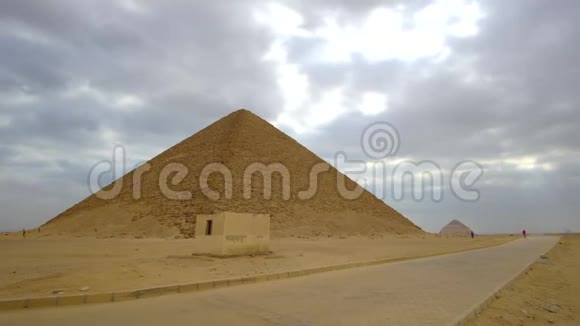 吉萨埃及红色金字塔世界观光视频的预览图