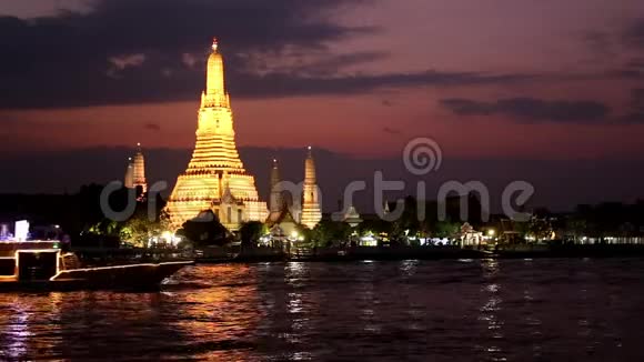 泰国首都曼谷的纪念碑宫殿和摩天大楼视频的预览图