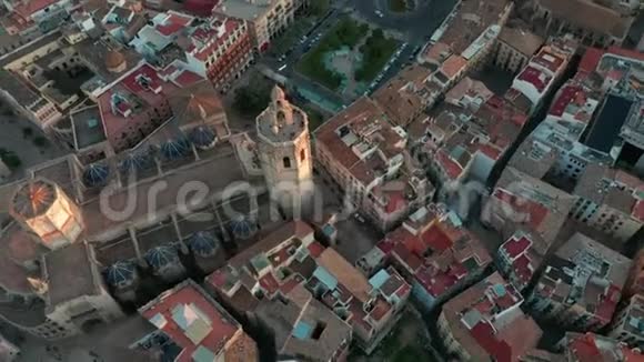 空中观景巴伦西亚西班牙日落圣玛丽广场视频的预览图