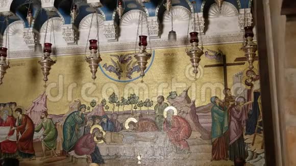 耶路撒冷圣墓教堂现代希腊东正教马赛克的镜头放大视频的预览图