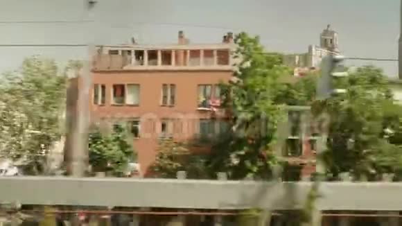 吉罗纳中心从火车的窗口视频的预览图