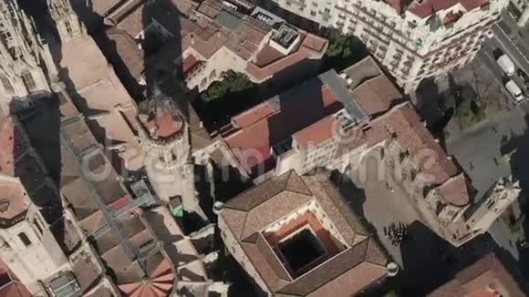 飞越巴塞罗那教堂视频的预览图