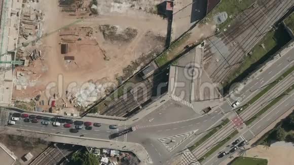 航空西班牙巴塞罗那欧洲城市大型建筑工地的俯视图视频的预览图