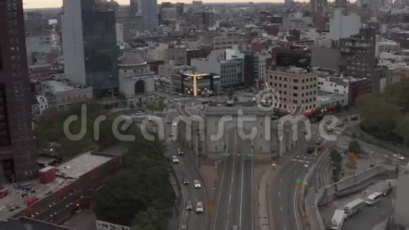美国纽约市大桥车流量大视频的预览图