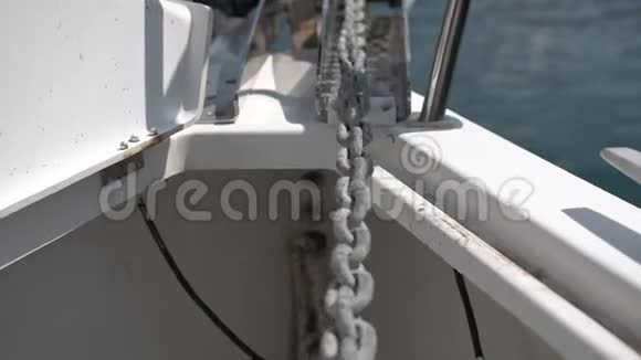 游艇锚链的特写视频的预览图
