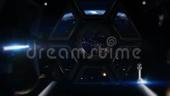 从太空船内部看到的地球视频的预览图