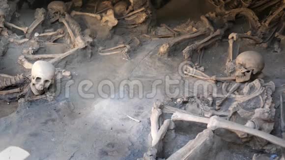 古罗马人类遗骸意大利那不勒斯海库兰尼姆的骷髅视频的预览图