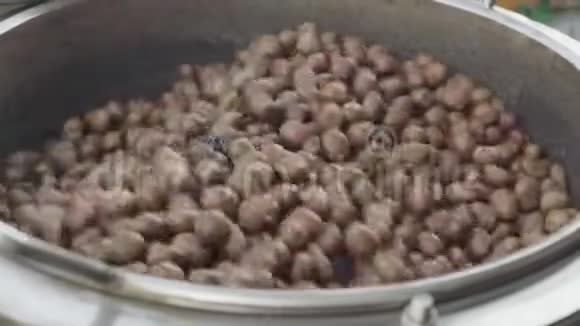 市场上的烤栗子金边柬埔寨亚洲视频的预览图