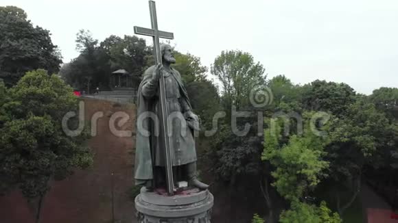 伟大的沃洛迪米尔纪念碑基辅乌克兰空中景观视频的预览图