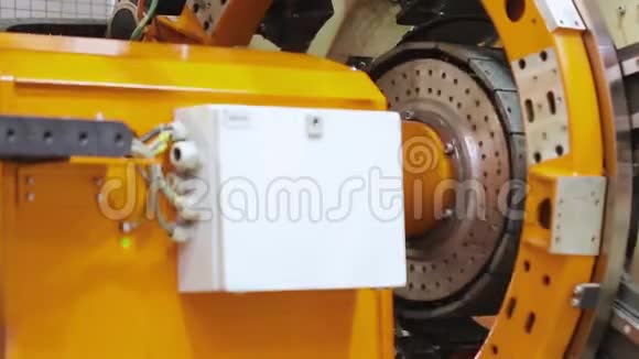 工厂生产的滚筒成型轮胎视频的预览图