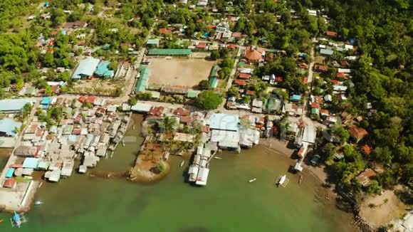 菲律宾巴拉巴茨岛的城市和港口视频的预览图