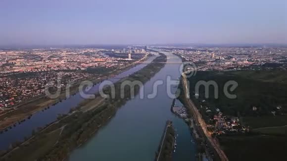 维也纳夜间高空超移视频的预览图