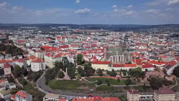 布尔诺老城的空中全景视频的预览图