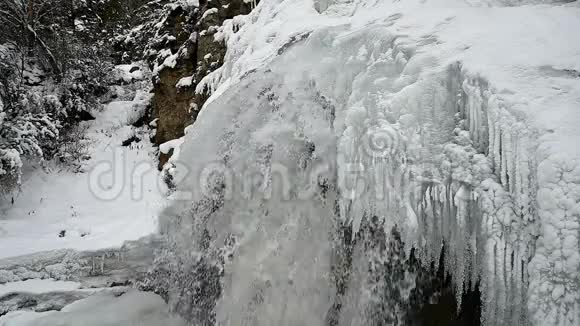 冰冻瀑布视频的预览图