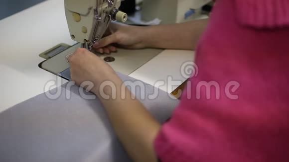 加工缝纫机切缝机视频的预览图