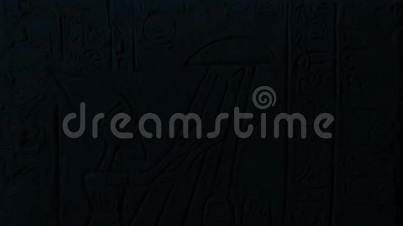 不明飞行物埃及墙壁艺术点燃视频的预览图